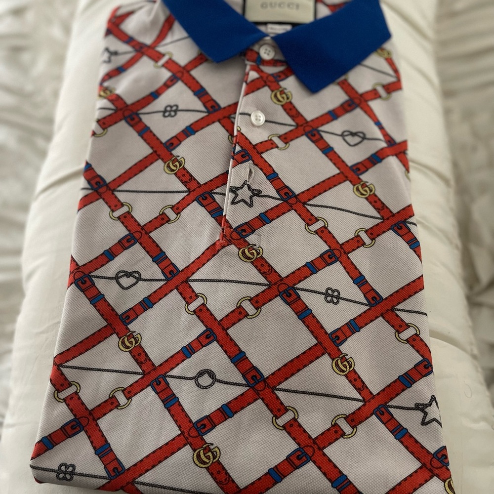 Made in Turkey not original Gucci men’s polo shirt size xxl but it fits Xl